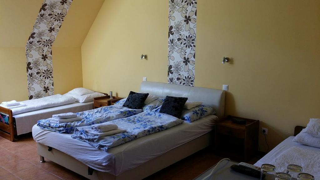 Bastya Hotel Makó Екстериор снимка