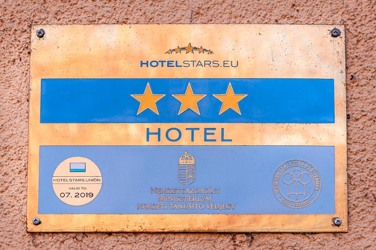 Bastya Hotel Makó Екстериор снимка